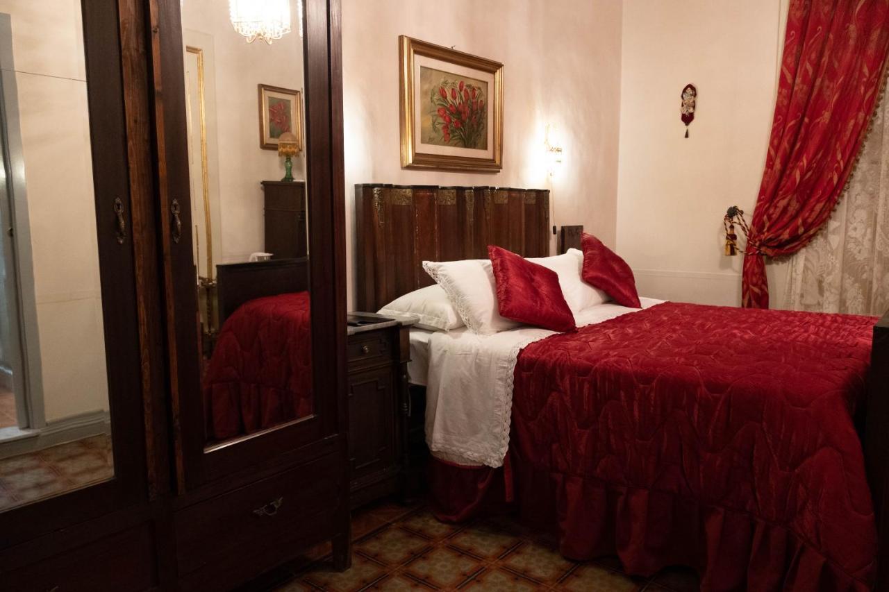 Palazzo De Castro Bed and Breakfast Squinzano Esterno foto