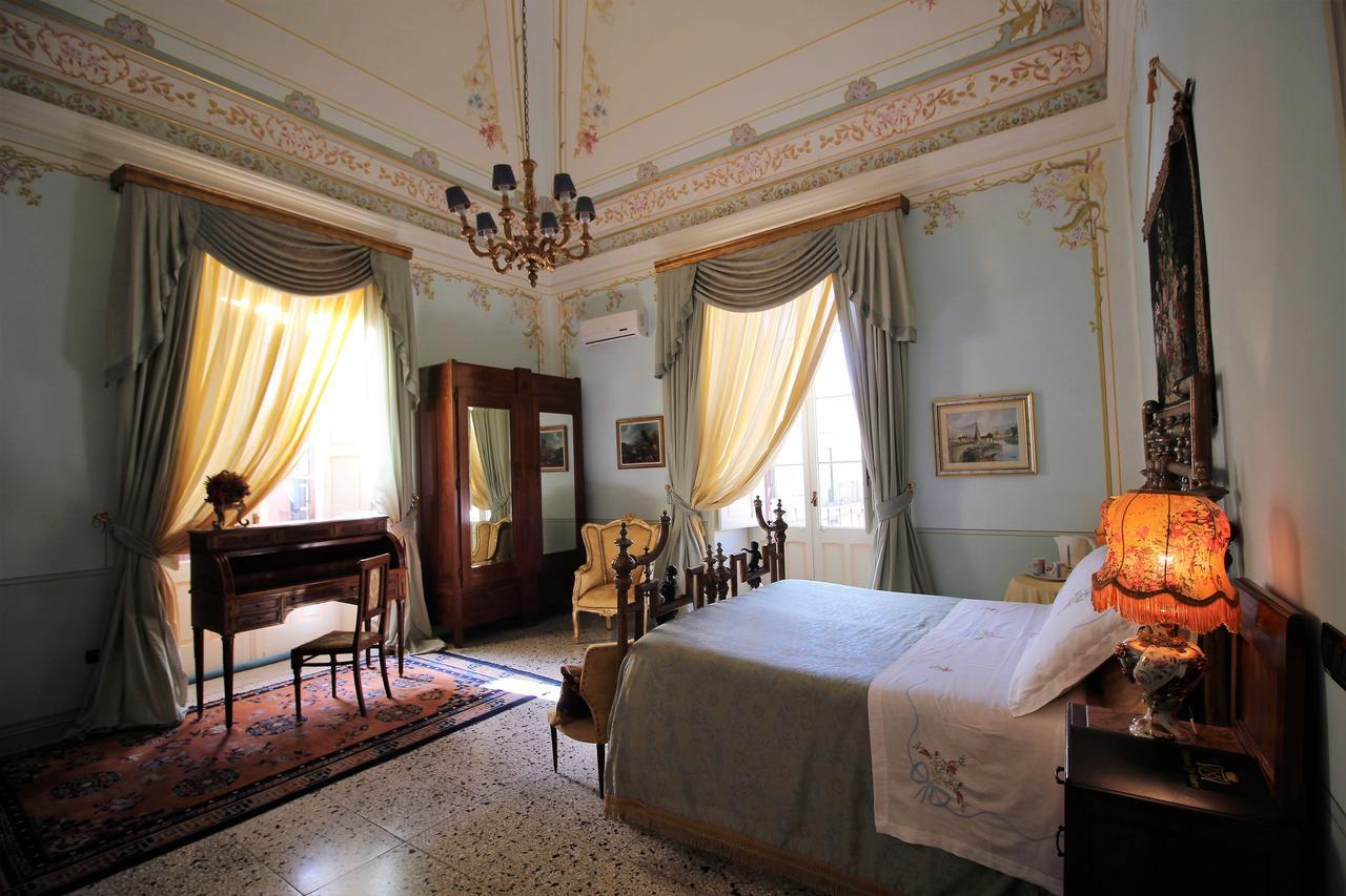 Palazzo De Castro Bed and Breakfast Squinzano Esterno foto