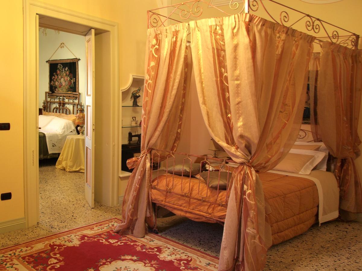 Palazzo De Castro Bed and Breakfast Squinzano Esterno foto