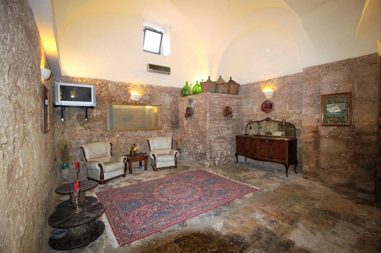 Palazzo De Castro Bed and Breakfast Squinzano Esterno foto